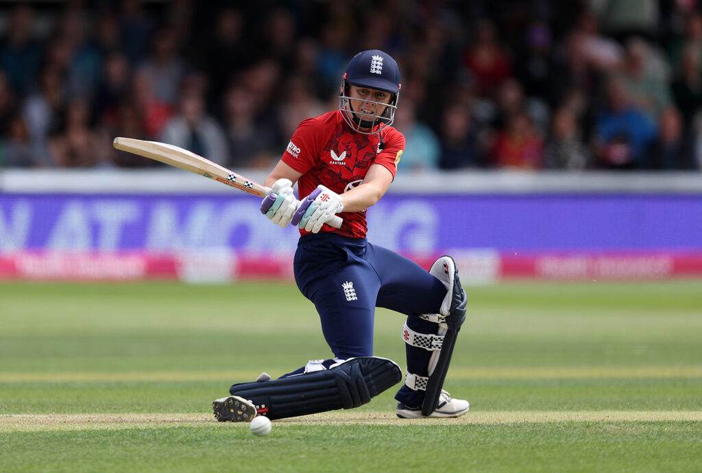 Heather Knight ruled out of home summer after hamstring injury