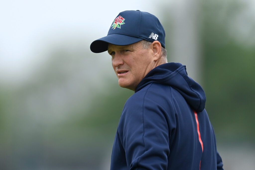 Dale Benkenstein leaves Lancashire as Steven Croft takes over as head coach
