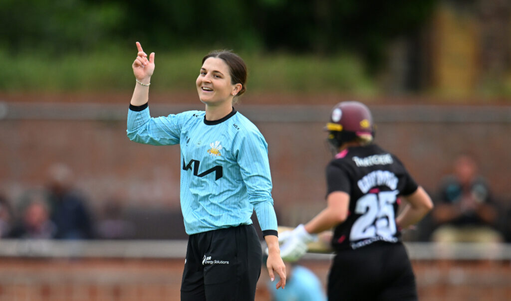 Scholfield, Wyatt-Hodge steer Surrey to comfortable win in Blast opener