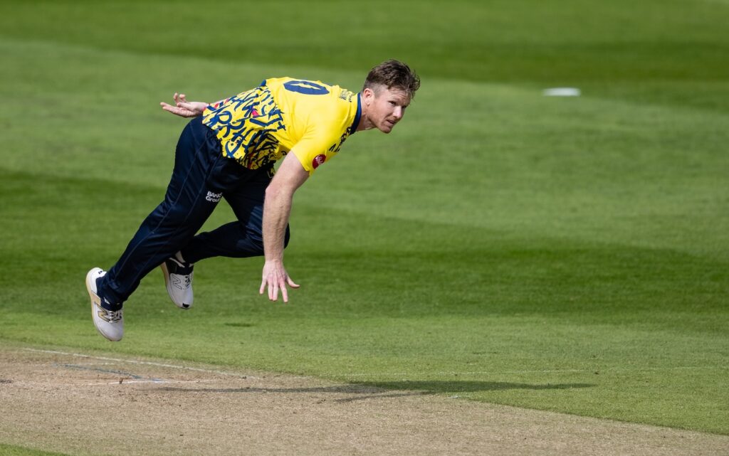 Durham take the honours after wrecking Bears top-order
